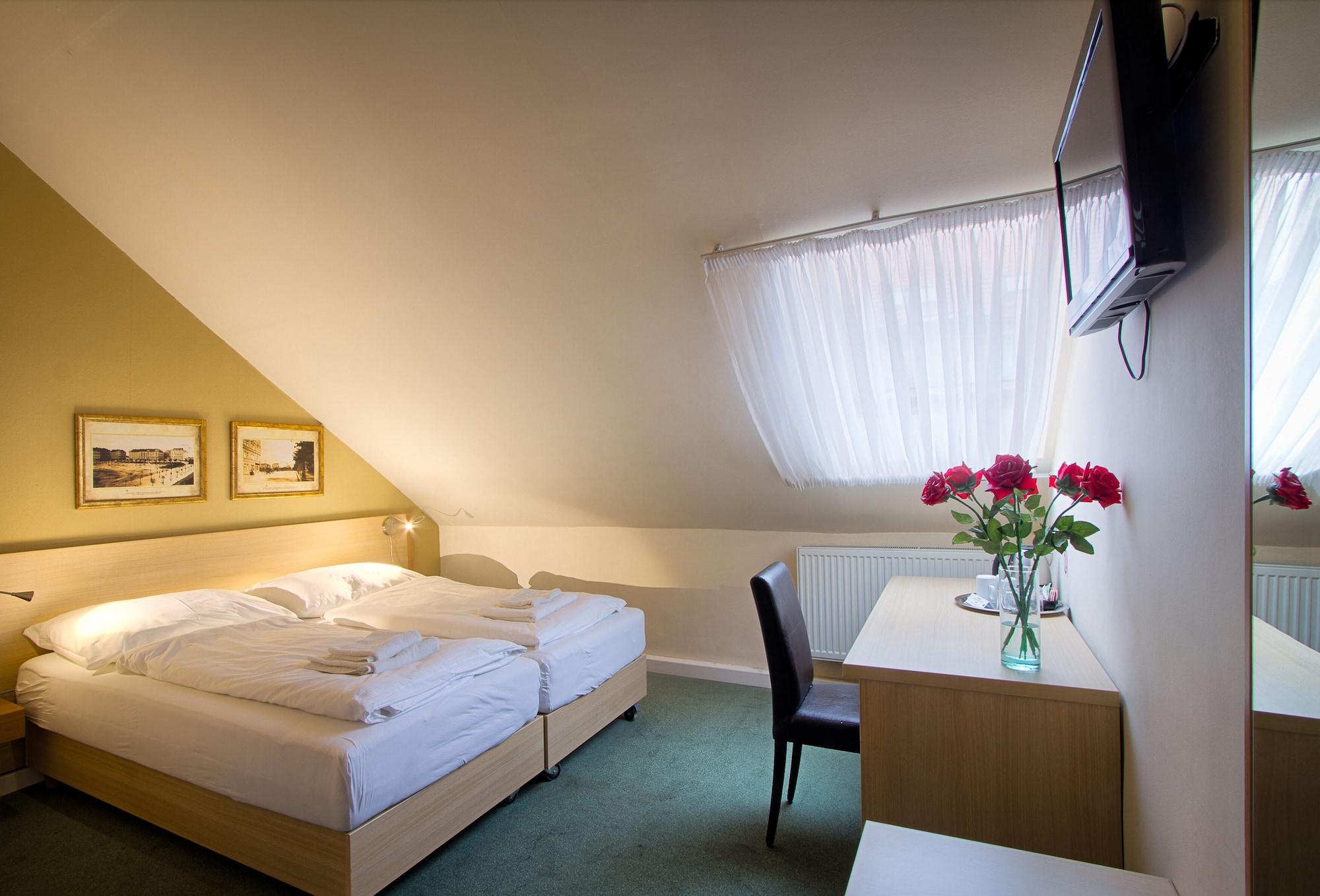 Hotel Taurus Prague Luaran gambar