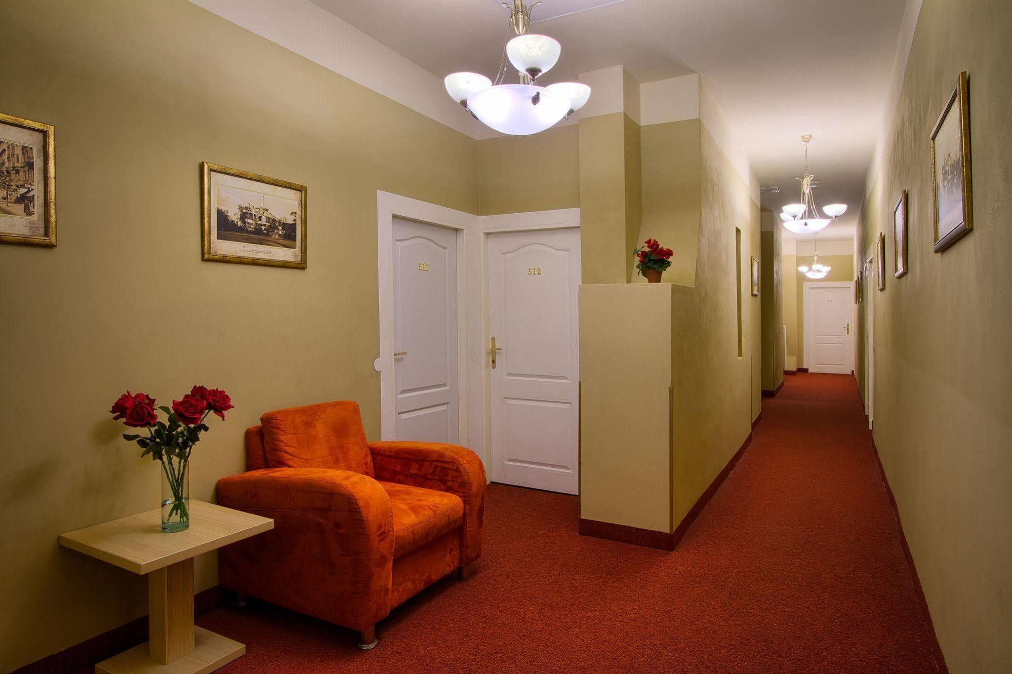 Hotel Taurus Prague Luaran gambar